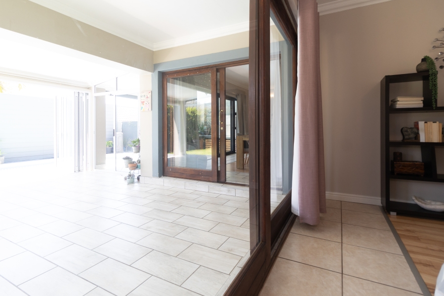 5 Bedroom Property for Sale in Panorama Western Cape